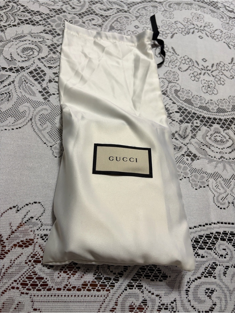 Vintage Gucci Gold Heart Pendant Keychain with Engraved Crest - Picture 7 of 7